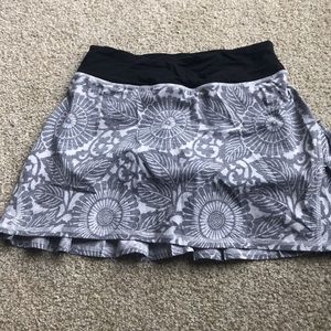 Lululemon pace skirt